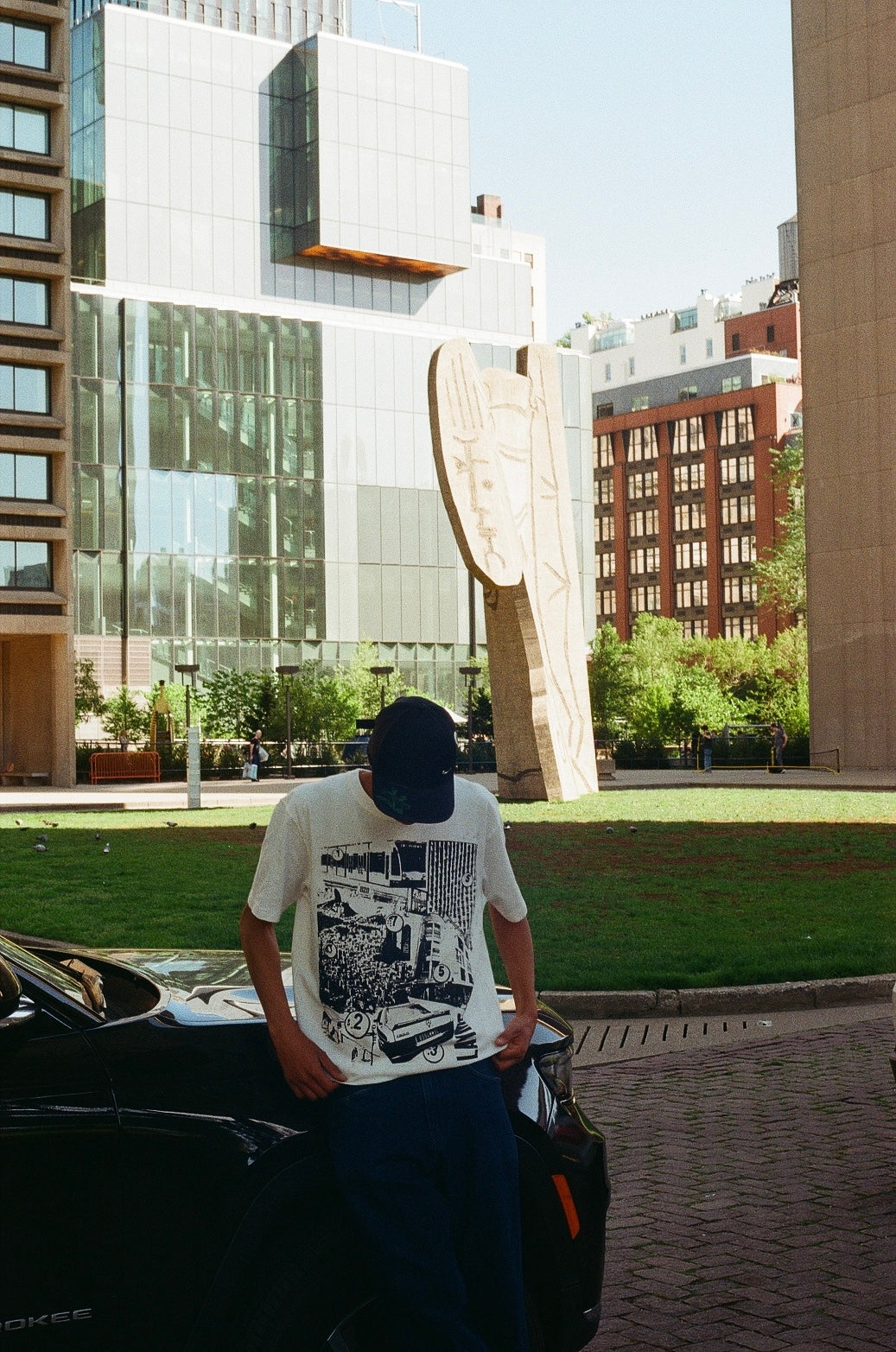 WHITE TEE SHIRT